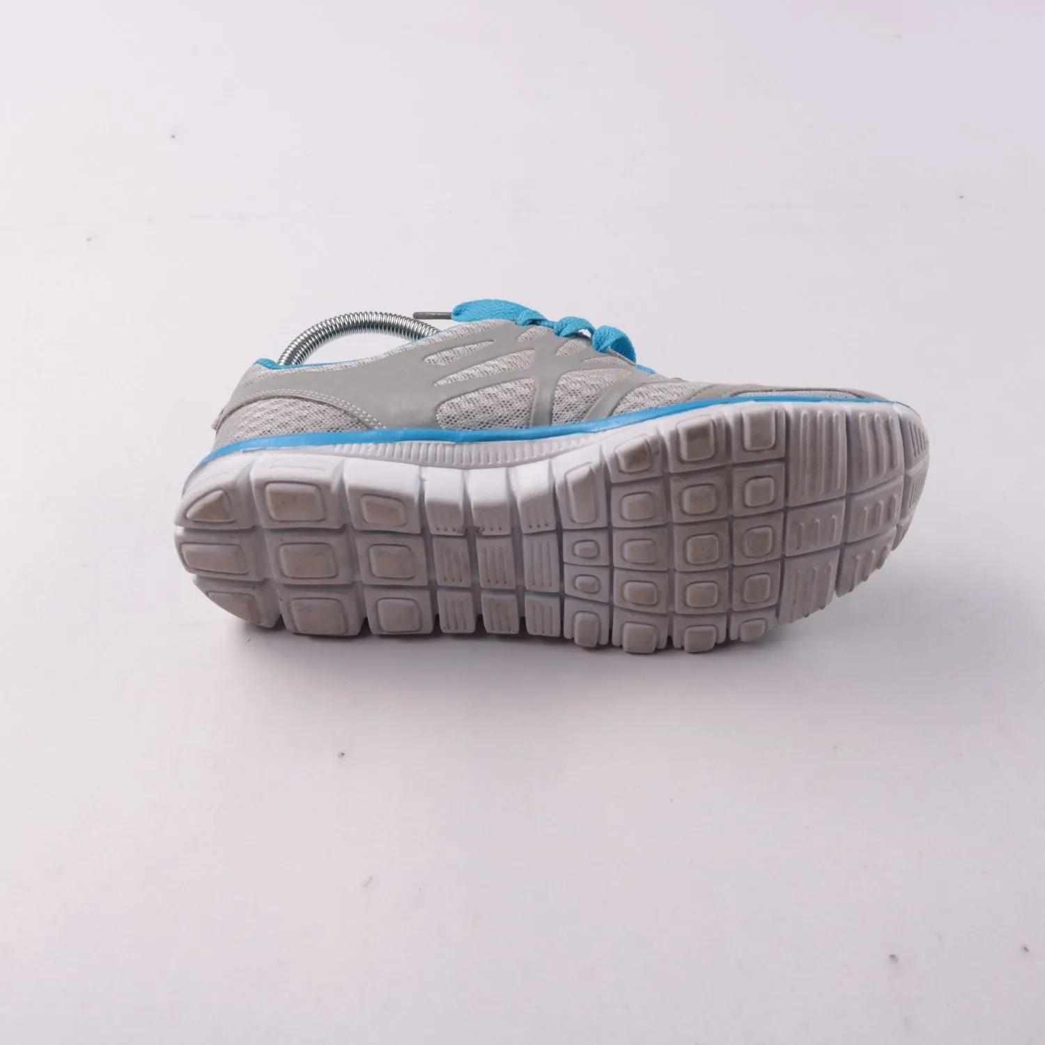 кроссовки AUST