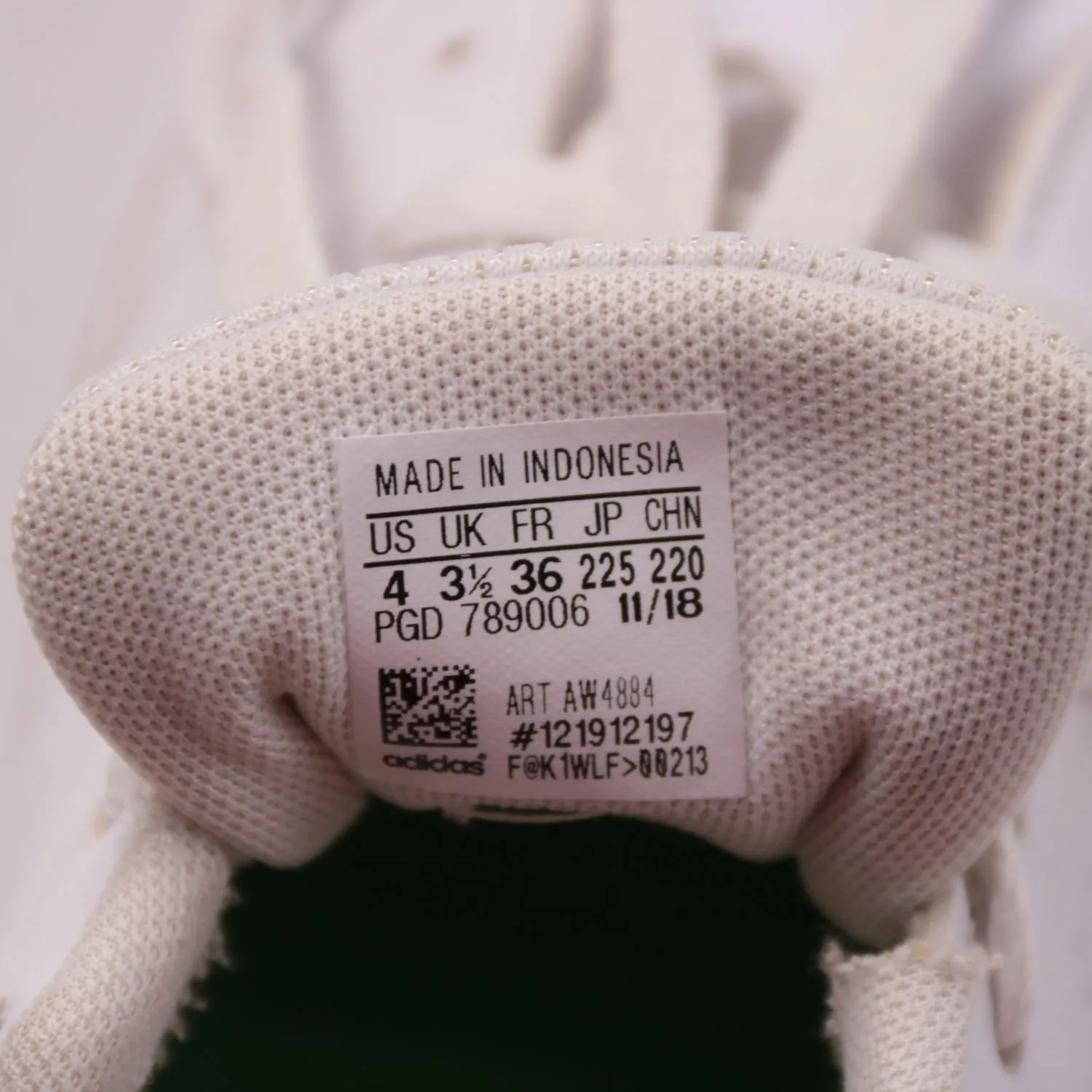 кроссовки Adidas
