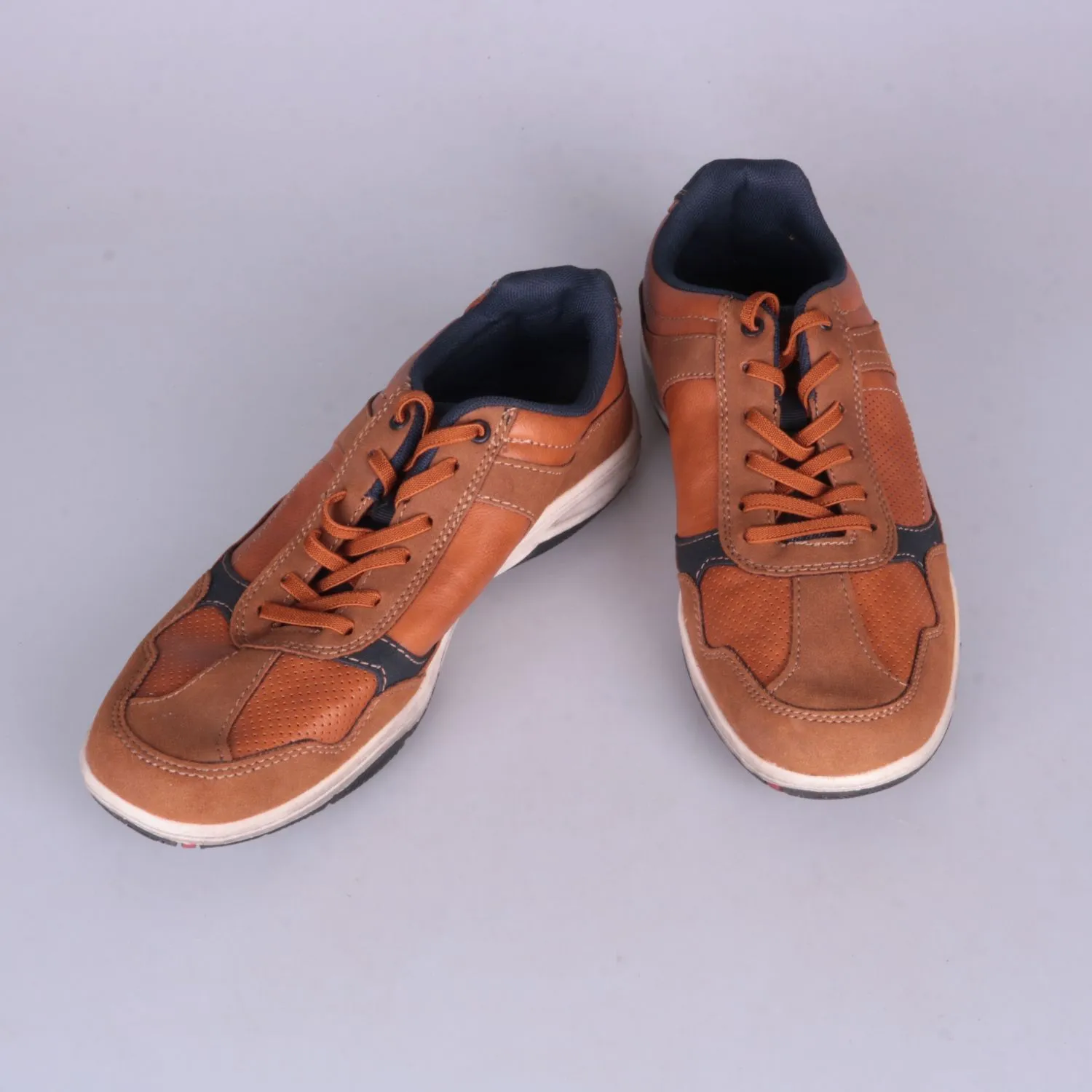 кроссовки