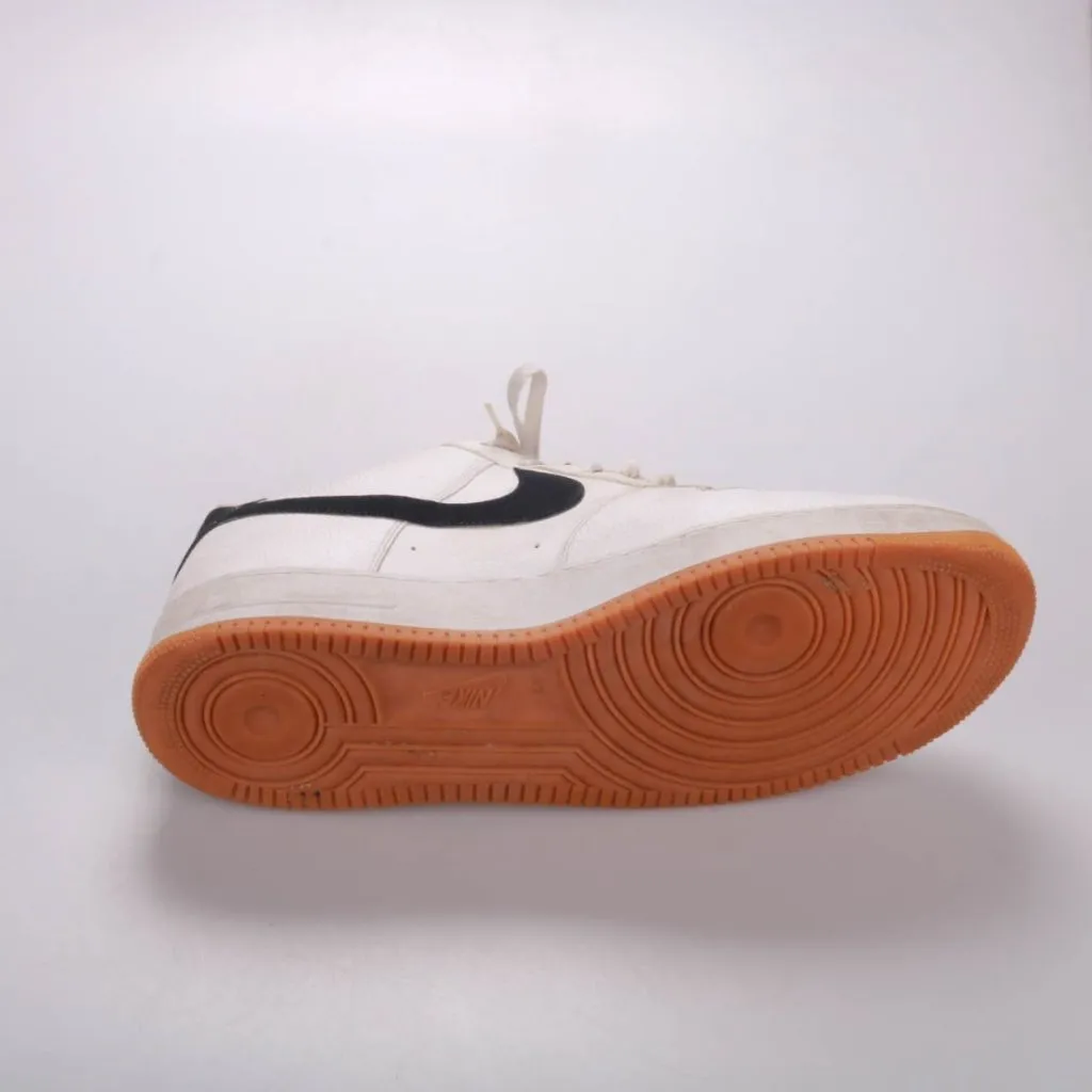 кроссовки Nike